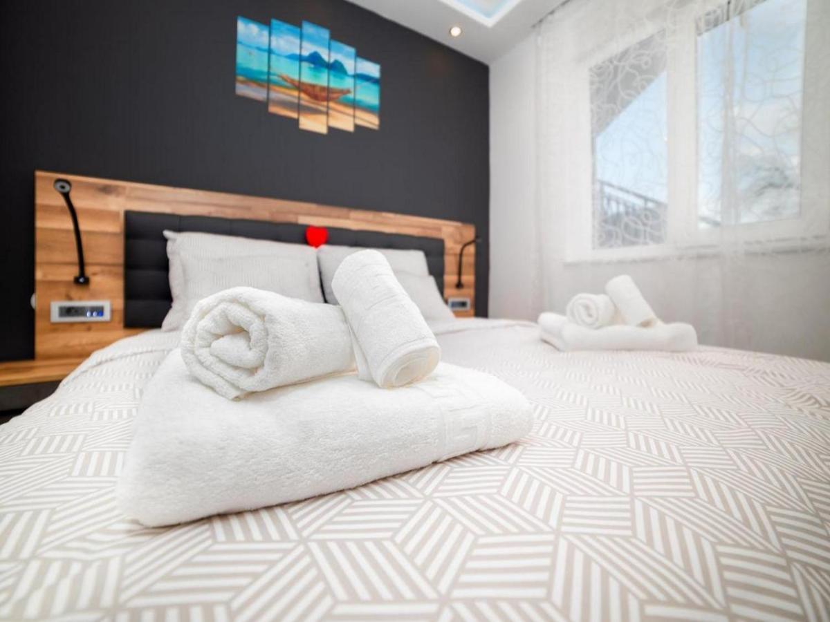 Vega Lux Apartment Jadranovo Buitenkant foto